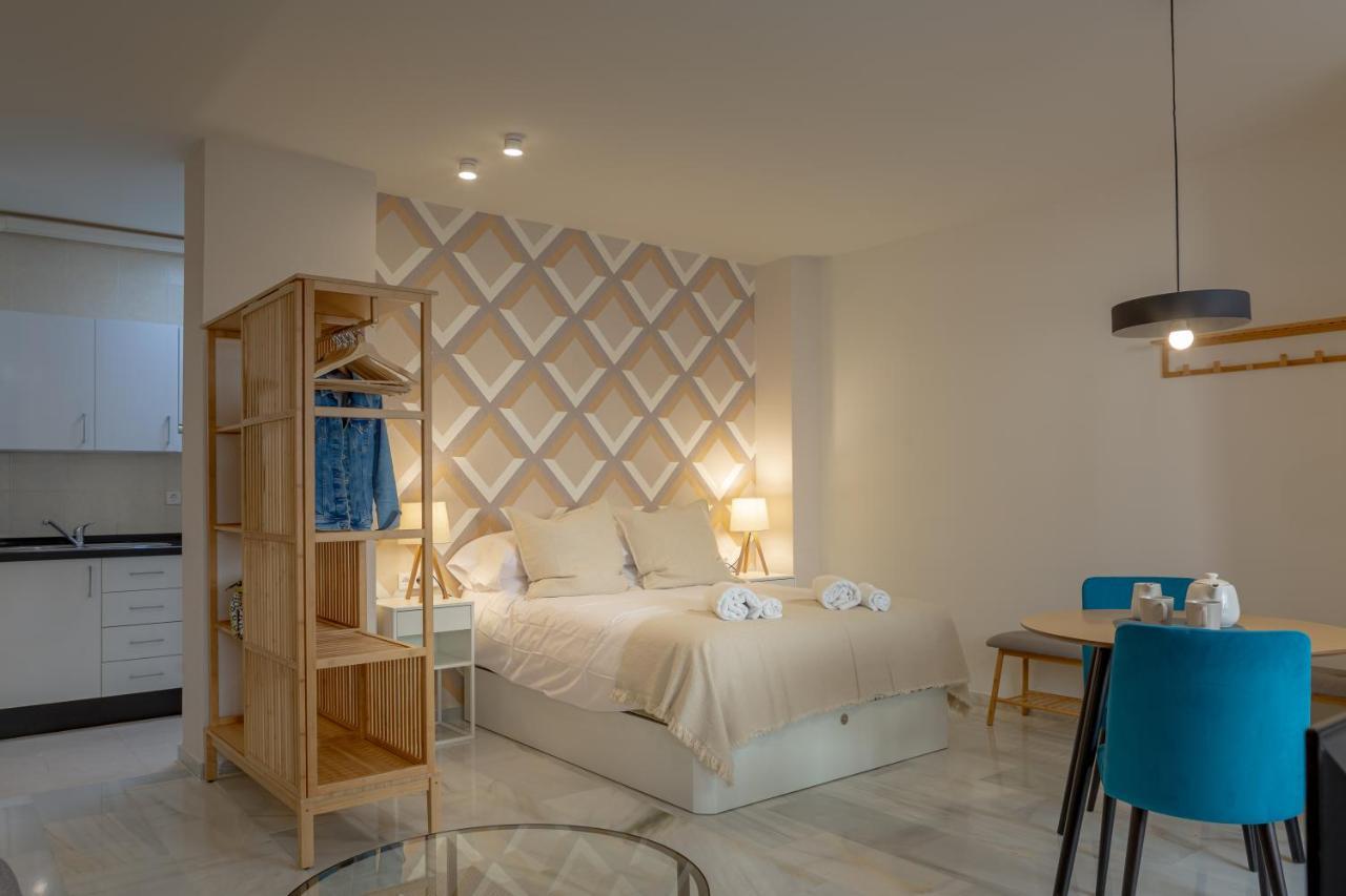 Teatro Suites Malaga Playa エクステリア 写真