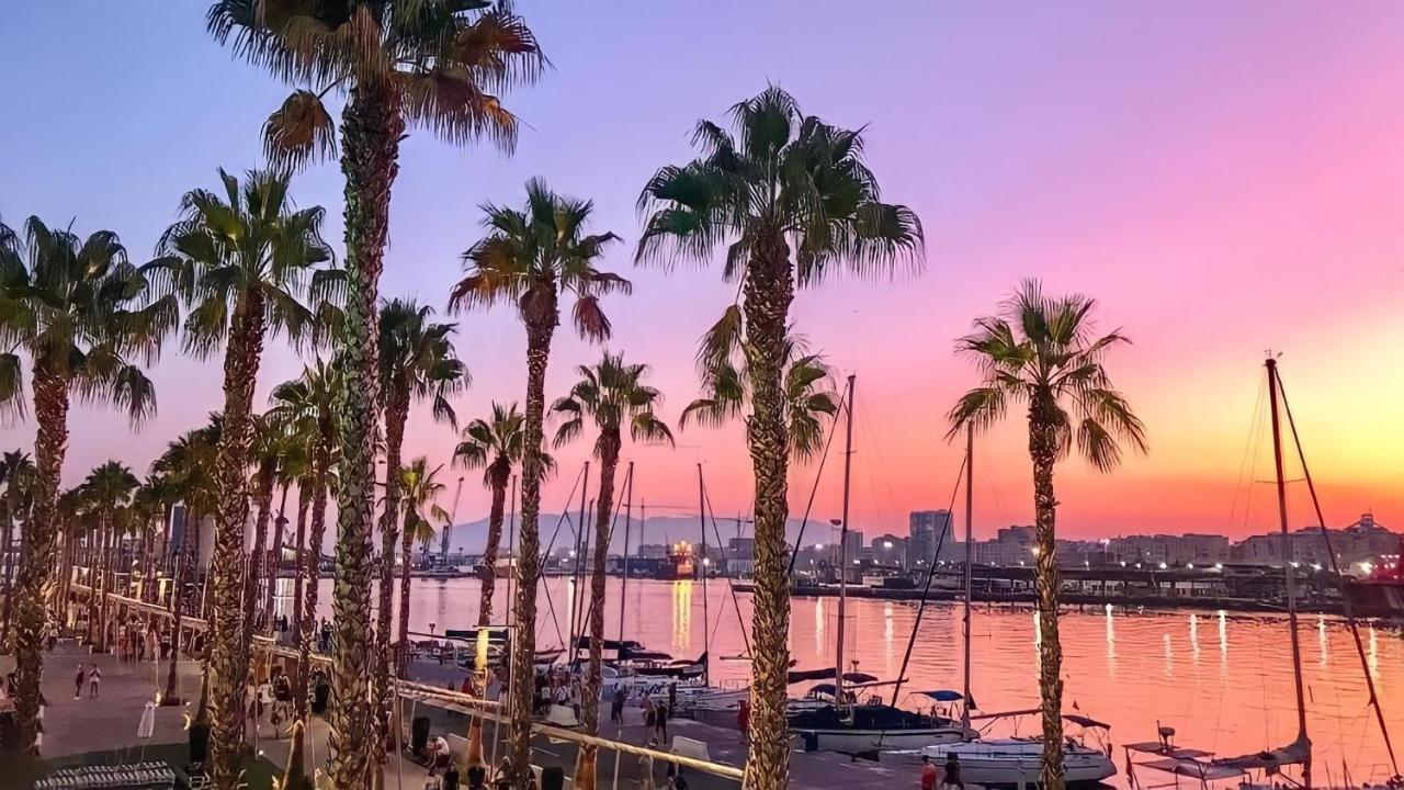 Teatro Suites Malaga Playa エクステリア 写真