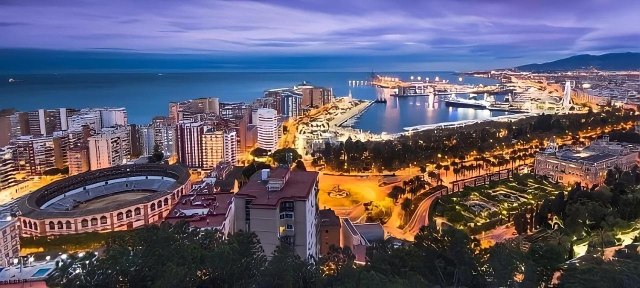 Teatro Suites Malaga Playa エクステリア 写真