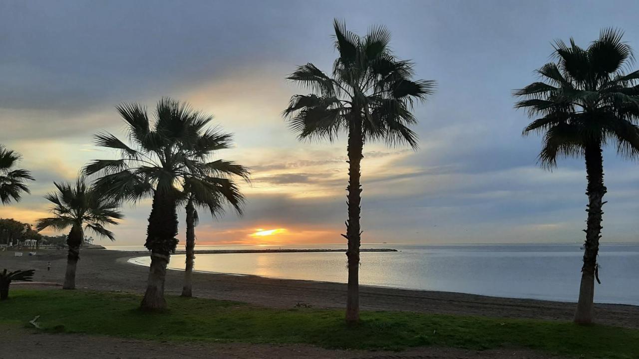 Teatro Suites Malaga Playa エクステリア 写真